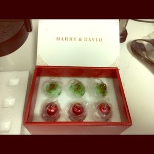 Harry & David Christmas salt &pepper shakers